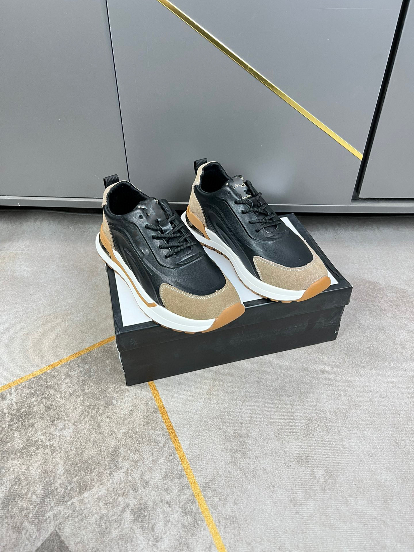 SHOES designer top version handmade custom 2022ss GUCS men's casual sports shoes, High quality laces
SHOES designer top version handmade custom 2022ss GUCS men's casual sports shoes, High quality laces