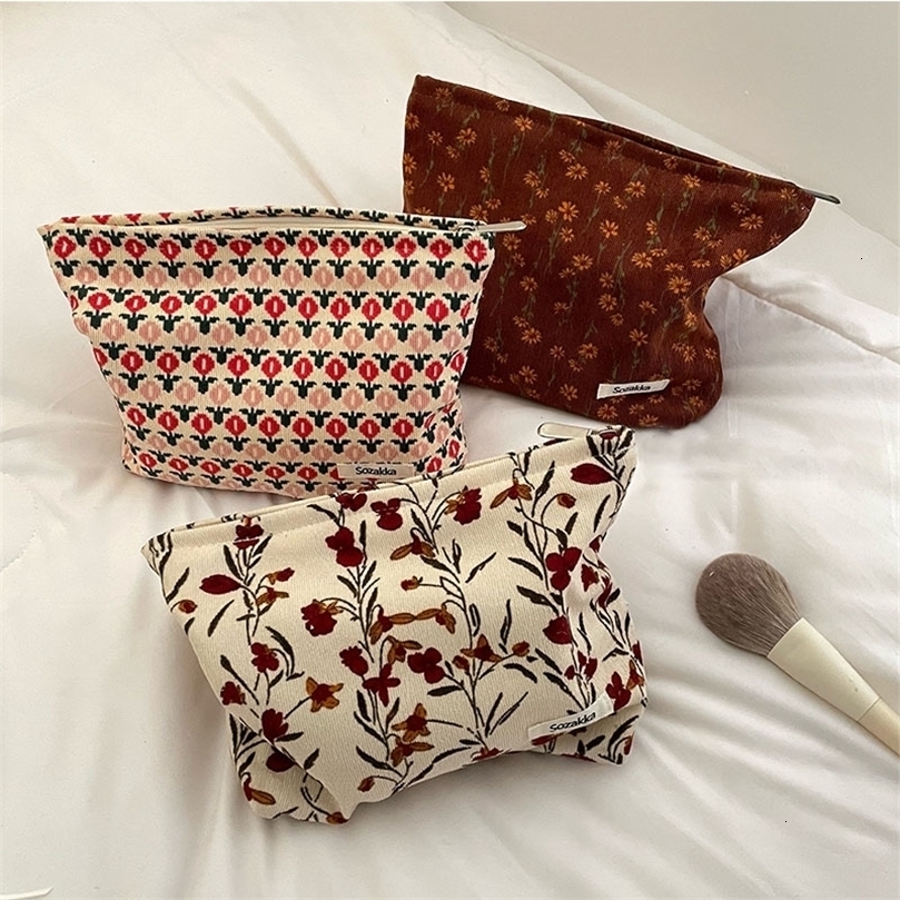 Cosmetic Bags Cases Travel Beauty Storage Toiletry Woman Toilet Wash Girl Corduroy Makeup Retro Flower Print Case 221114
Cosmetic Bags Cases Travel Beauty Storage Toiletry Woman Toilet Wash Girl Corduroy Makeup Retro Flower Print Case 221114