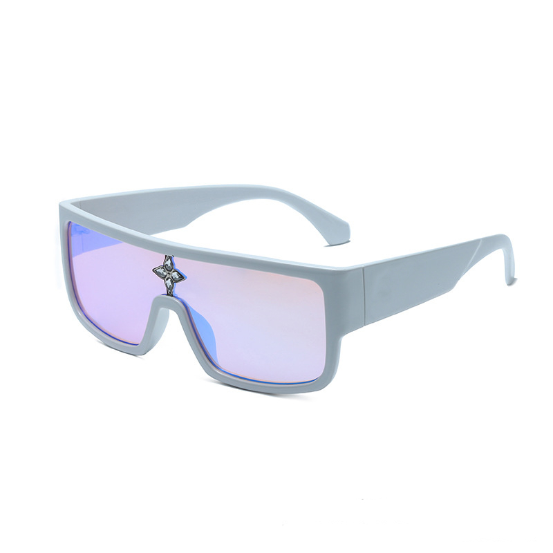 Designer Sunglasses For Women and Men Fashion Model Special UV 400 Protection Double Beam Frame Outdoor Brand Design Alloy Top Cyclone Sunglasses 1486
Designer Sunglasses For Women and Men Fashion Model Special UV 400 Protection Double Beam Frame Outdoor Brand Design Alloy Top Cyclone Sunglasses 1486