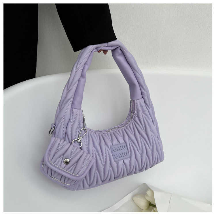 Shoulder Bags Designer Fashion MM Handbags Wrist Embroidery Small Women's Versatile Pleated New Armpit Ins Handheld P0IR Young Chic Satin Simple Niche, Black
Shoulder Bags Designer Fashion MM Handbags Wrist Embroidery Small Women's Versatile Pleated New Armpit Ins Handheld P0IR Young Chic Satin Simple Niche, Black
