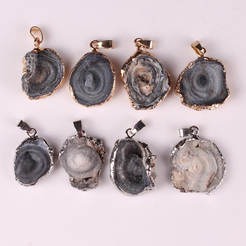 Pendant Necklaces 12pcs Irregular Natural Grey Geode Agates Crystal Quartz Stone Charm Necklace Reiki Healing Pendulum Radiesthesia Amulet
Pendant Necklaces 12pcs Irregular Natural Grey Geode Agates Crystal Quartz Stone Charm Necklace Reiki Healing Pendulum Radiesthesia Amulet