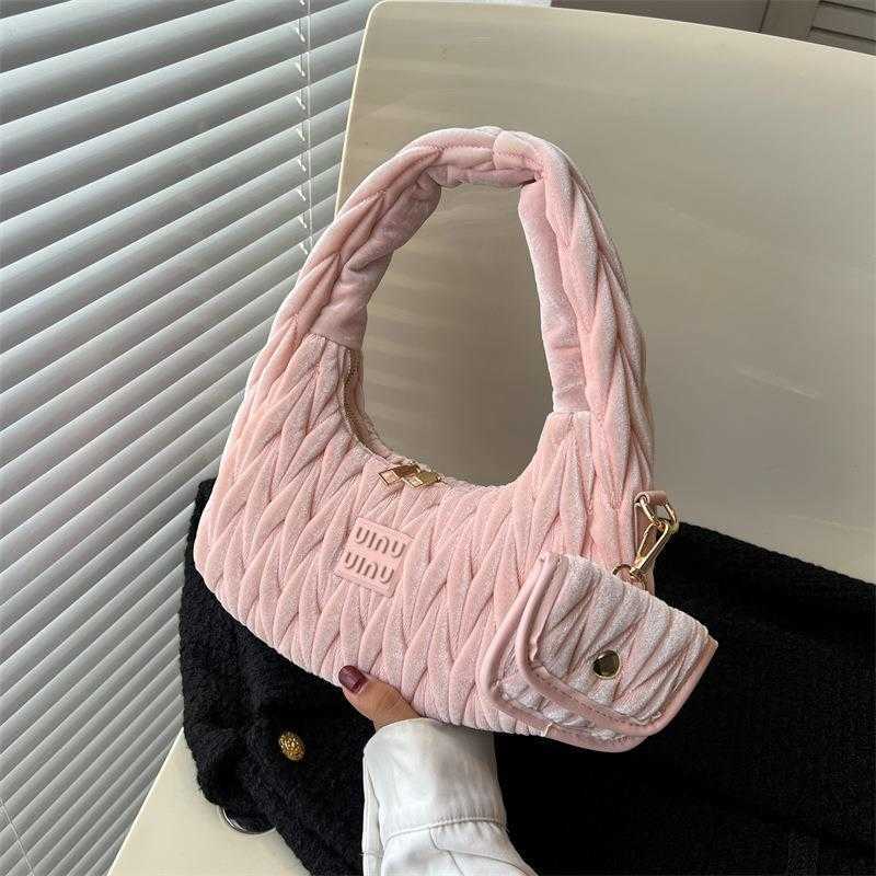 Shoulder Bags Designer Fashion MM Handbags Wrist Temperament Goddess Handbag 2022 Autumn New Versatile Underarm One Women's 119N Young Chic Satin Simp, Pink
Shoulder Bags Designer Fashion MM Handbags Wrist Temperament Goddess Handbag 2022 Autumn New Versatile Underarm One Women's 119N Young Chic Satin Simp, Pink