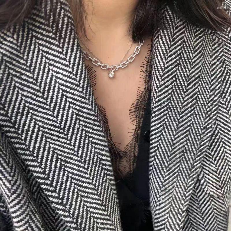 Chains Hip Hop Cuban Link Punk Choker Chain Bling Charms Necklace Twisted And Oval Zircon Women Fashion Jewelry
Chains Hip Hop Cuban Link Punk Choker Chain Bling Charms Necklace Twisted And Oval Zircon Women Fashion Jewelry