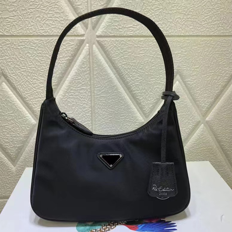 Hobo Re-edition 2005 Evening Bags women designer bag lady handbag classic Canvas wallet Multifunctional and large capacity, Original box
Hobo Re-edition 2005 Evening Bags women designer bag lady handbag classic Canvas wallet Multifunctional and large capacity, Original box