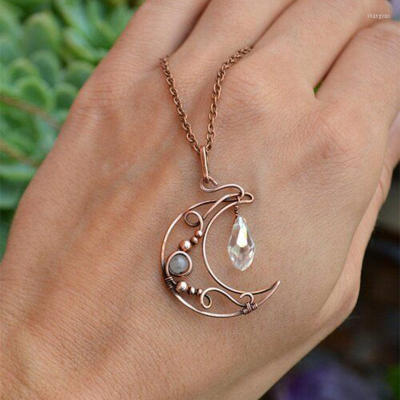 Pendant Necklaces Vintage Winding Metal Hollow Moon Necklace Opal Beads Crystal Stone Bronze Chains Women Jewelry
Pendant Necklaces Vintage Winding Metal Hollow Moon Necklace Opal Beads Crystal Stone Bronze Chains Women Jewelry