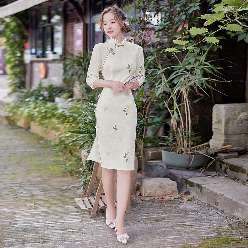 Ethnic Clothing Chinese Traditional Women Lace Summer Qipao Embroidery Party Lady Dress Female Vintage Button Elegant Cheongsam
Ethnic Clothing Chinese Traditional Women Lace Summer Qipao Embroidery Party Lady Dress Female Vintage Button Elegant Cheongsam