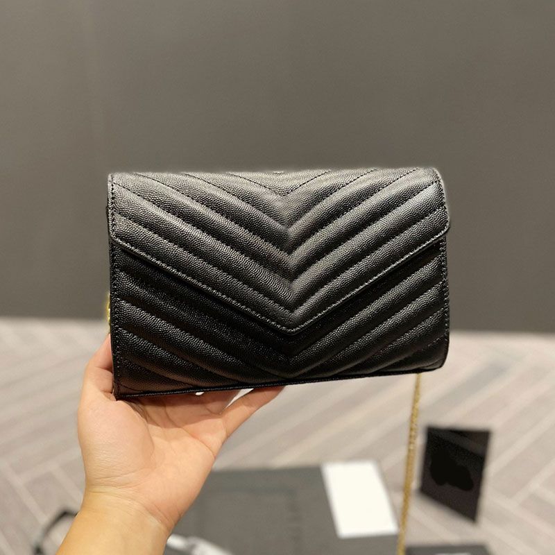 chain messenger bag flap shoulder purse lady tote handbag Fashion Grain cowhide genuine leather plain Hardware letter buckle Internal zipper crossbody purse, Red
chain messenger bag flap shoulder purse lady tote handbag Fashion Grain cowhide genuine leather plain Hardware letter buckle Internal zipper crossbody purse, Red