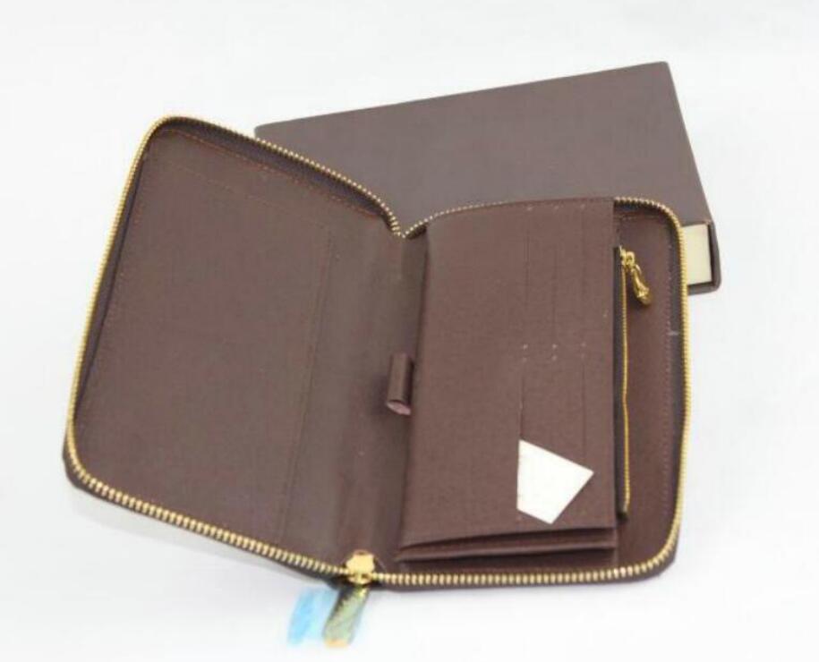 Designers plus zipper Wallet Soft Leather Mens Womens Iconic textured Fashion luxury Long large Zippers Wallets Coin Purse Card Case Holder, Brown flowers
Designers plus zipper Wallet Soft Leather Mens Womens Iconic textured Fashion luxury Long large Zippers Wallets Coin Purse Card Case Holder, Brown flowers