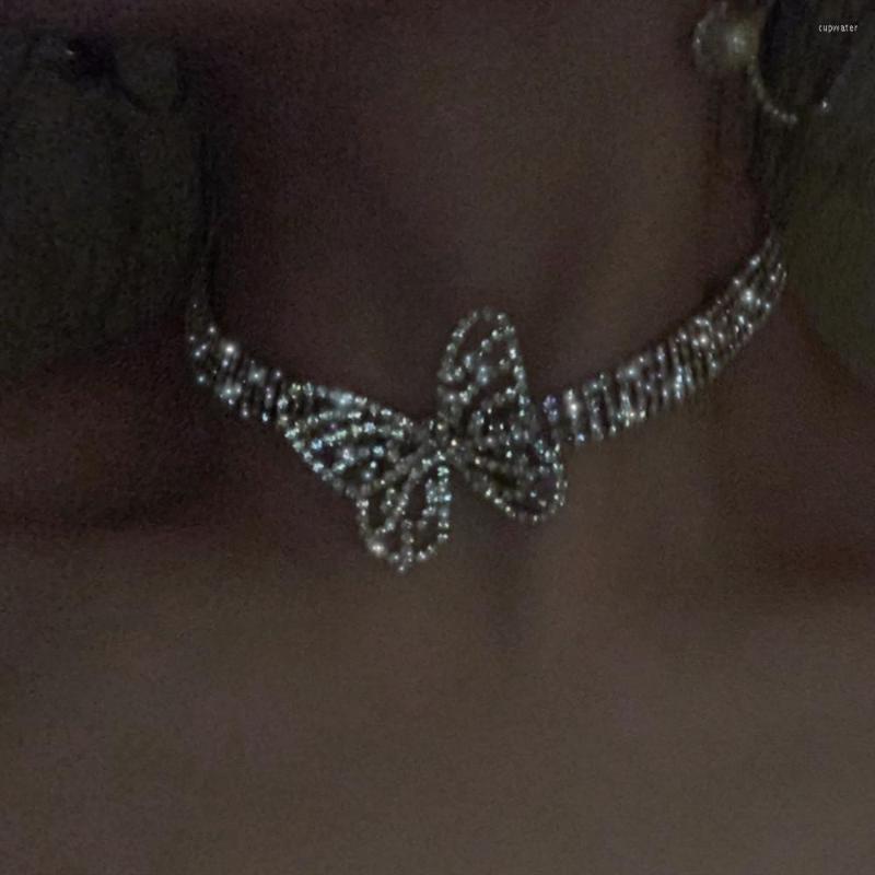 Choker Shiny Rhinestone Big Butterfly Necklace Clavicle Chain Wedding Accessories For Women Luxury Crystal Charms Collar
Choker Shiny Rhinestone Big Butterfly Necklace Clavicle Chain Wedding Accessories For Women Luxury Crystal Charms Collar