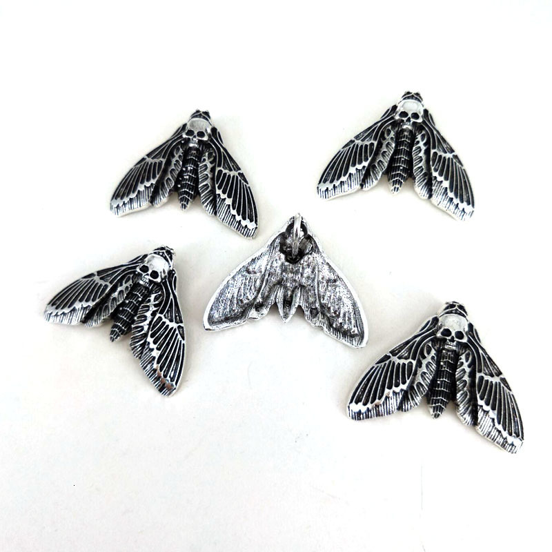 Pendant Necklaces hzew 50pcs accessories Animal moth skull head moth pendant for women man 221115
Pendant Necklaces hzew 50pcs accessories Animal moth skull head moth pendant for women man 221115