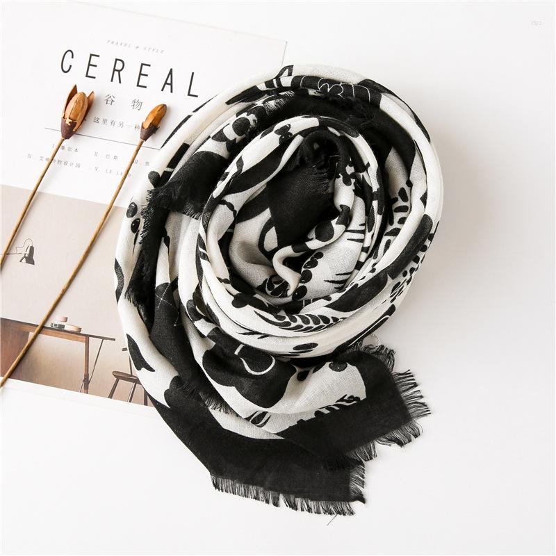 Scarves Women Scarf 2022 Four Seasons Cotton Scarfs Flowers Print Shawl Wrap Bandana Headscarf Fashion Beach Foulard Casual
Scarves Women Scarf 2022 Four Seasons Cotton Scarfs Flowers Print Shawl Wrap Bandana Headscarf Fashion Beach Foulard Casual