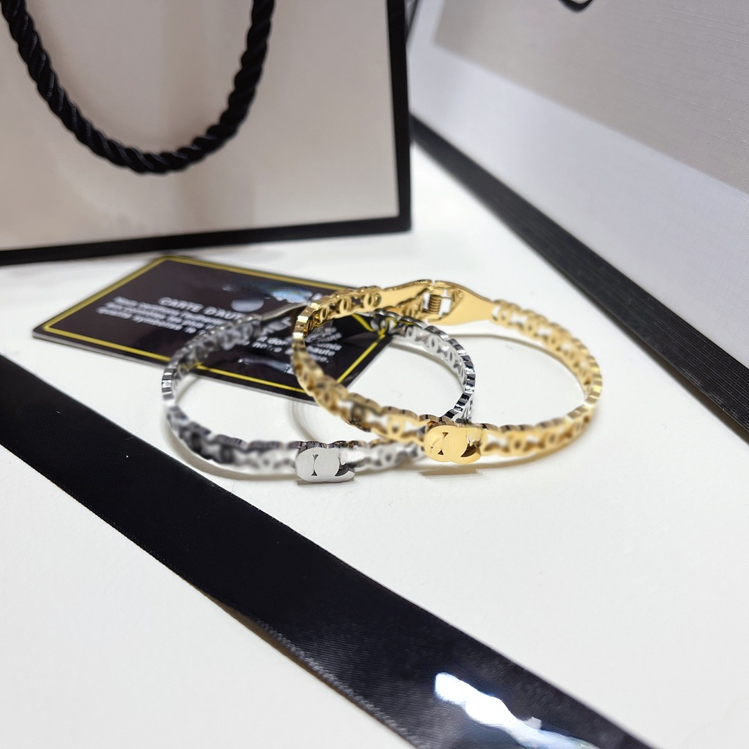 New Style Bracelets Women Bangle Luxury Designer Letter Jewelry Crystal 18K Gold Plated 925 Silver Plated Stainless steel Wedding Lovers Gift S295
New Style Bracelets Women Bangle Luxury Designer Letter Jewelry Crystal 18K Gold Plated 925 Silver Plated Stainless steel Wedding Lovers Gift S295