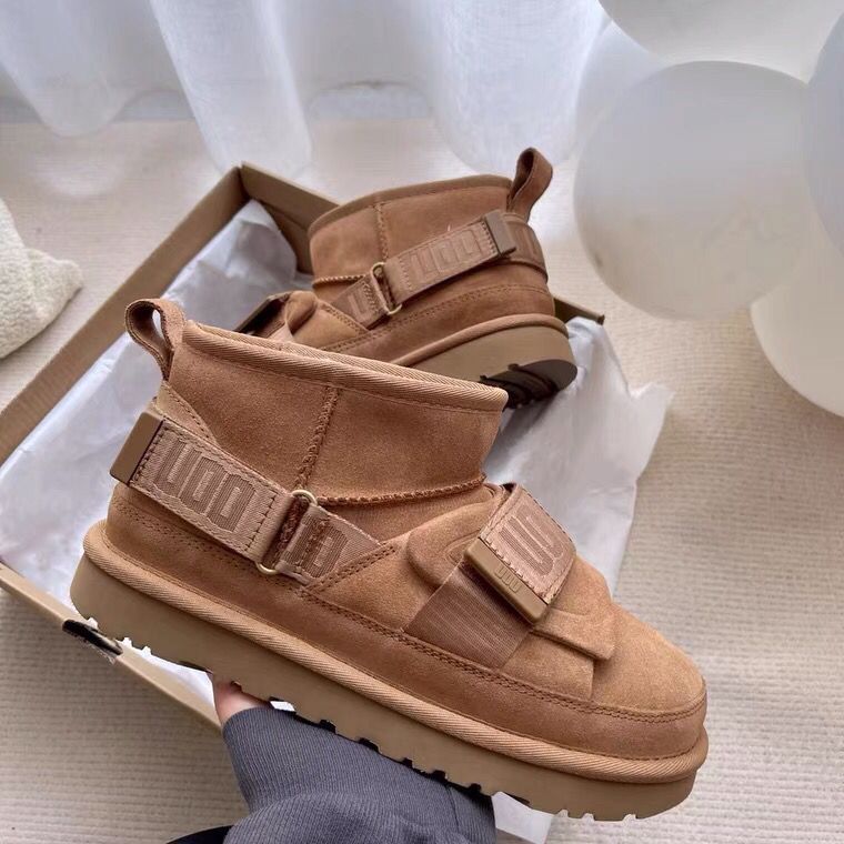 Snow Boots Designer Women Platform Ankle Boot Real Leather Thick Bottom Fur Booties Australia Cowboy Men Winter Warm Couple Shoes EU35-44, Box
Snow Boots Designer Women Platform Ankle Boot Real Leather Thick Bottom Fur Booties Australia Cowboy Men Winter Warm Couple Shoes EU35-44, Box