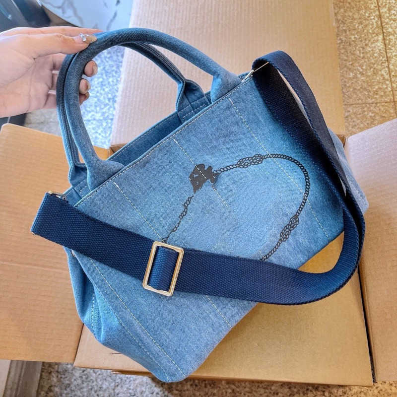 High version women handbag p designer bags fashion cross body shoulder tote bag canvas large capacity lady totes blue shopping Bag denim, Deep blue
High version women handbag p designer bags fashion cross body shoulder tote bag canvas large capacity lady totes blue shopping Bag denim, Deep blue