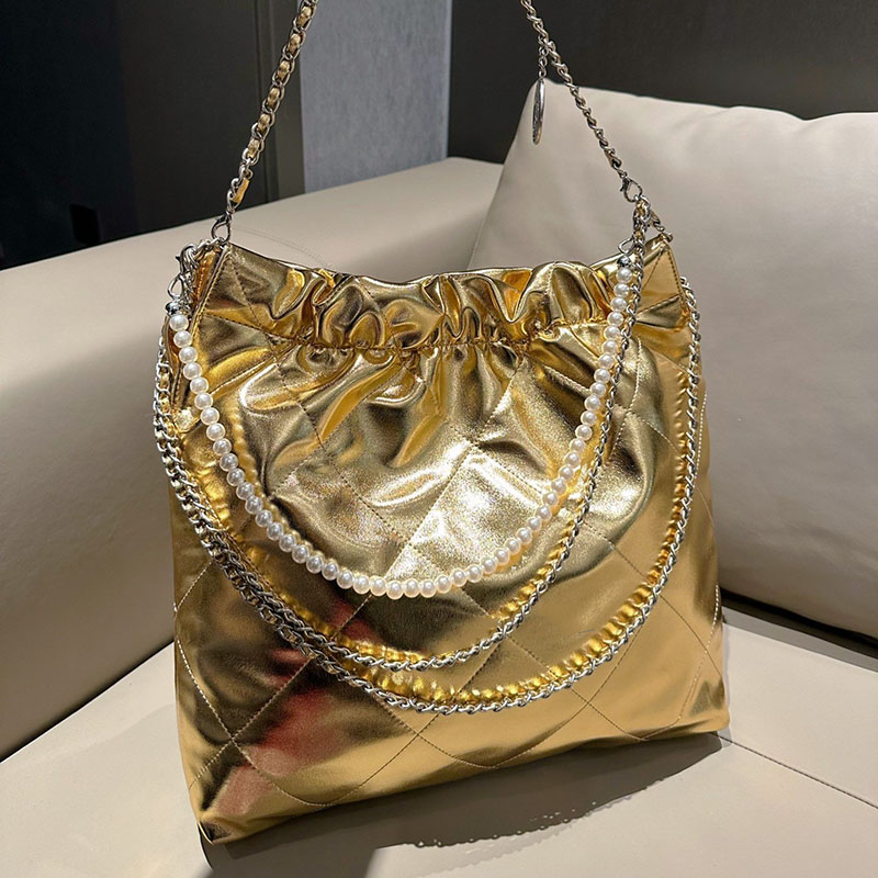 French Women Gold Coin Classic Buckle Tote Bag Diamond Lattice Leather Quilted Large Capacity Luxury Designer Garbage Bag Versatile Portable Suitcases Birkin 35CM, Black
French Women Gold Coin Classic Buckle Tote Bag Diamond Lattice Leather Quilted Large Capacity Luxury Designer Garbage Bag Versatile Portable Suitcases Birkin 35CM, Black