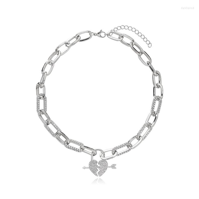 Chains 2022 Short Chain Euro American Style One Arrow Through The Heart Choker Peach Shaped High Quality Neck
Chains 2022 Short Chain Euro American Style One Arrow Through The Heart Choker Peach Shaped High Quality Neck