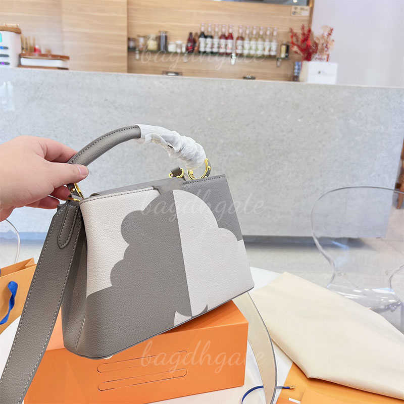 Lvity Designer Luxurious bag textured-leather womens sweet style classic version handbag with Printing and metal buckle messenger cross body, Justbox
Lvity Designer Luxurious bag textured-leather womens sweet style classic version handbag with Printing and metal buckle messenger cross body, Justbox