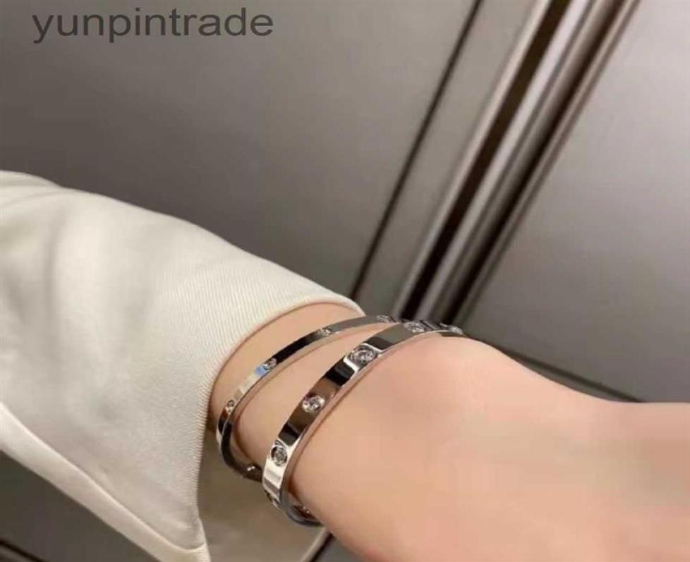 Bracelet 039s versatile fashion love wide and narrow version non fading ten diamond CNC word 18K plated metal 23L2261V7134732
Bracelet 039s versatile fashion love wide and narrow version non fading ten diamond CNC word 18K plated metal 23L2261V7134732