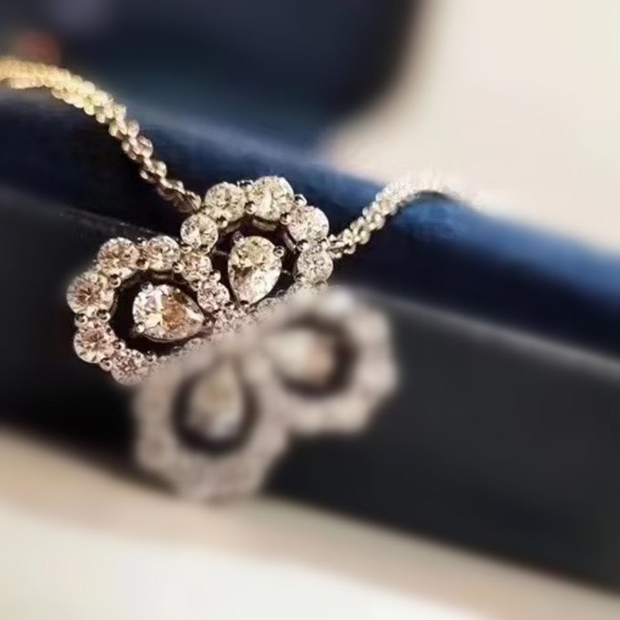 classic brass 18k gold plated pendant necklaces full diamonds flowers four leaves clover women luck earring ear stud designer jewelry vc04
classic brass 18k gold plated pendant necklaces full diamonds flowers four leaves clover women luck earring ear stud designer jewelry vc04