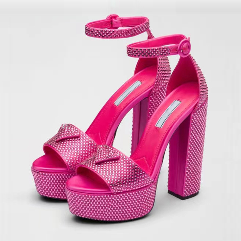 Triangle button rose sandals 11.5CM crystal decorative ankle with waterproof platform open toe women's summer luxury designer sandals party full dress shoes, Pink glod
Triangle button rose sandals 11.5CM crystal decorative ankle with waterproof platform open toe women's summer luxury designer sandals party full dress shoes, Pink glod