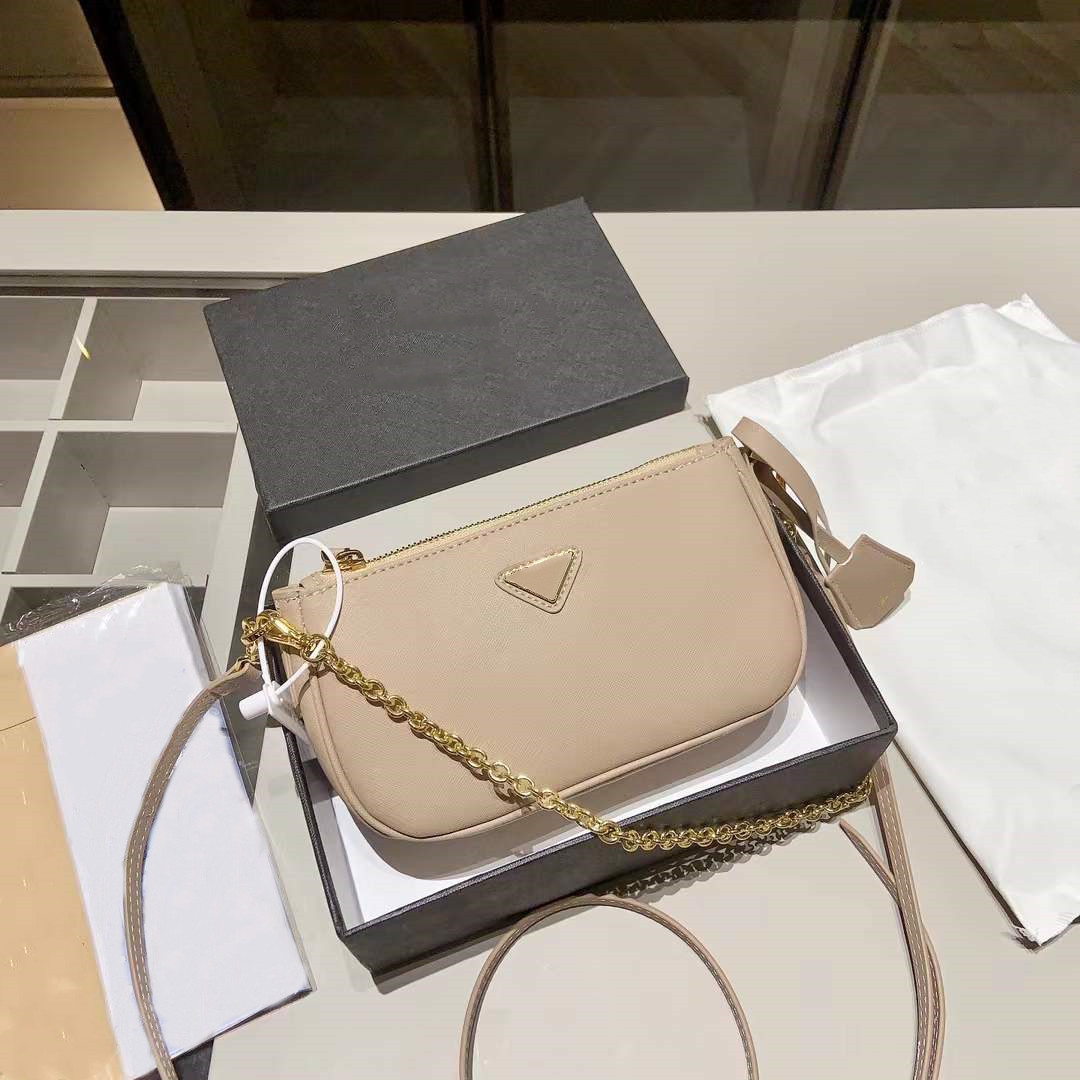 mini designer bags luxury crossbody shoulder bag woman phone bags handbag purse baguette fashion chain flaps cute Triangle 5A, Contact seller
mini designer bags luxury crossbody shoulder bag woman phone bags handbag purse baguette fashion chain flaps cute Triangle 5A, Contact seller