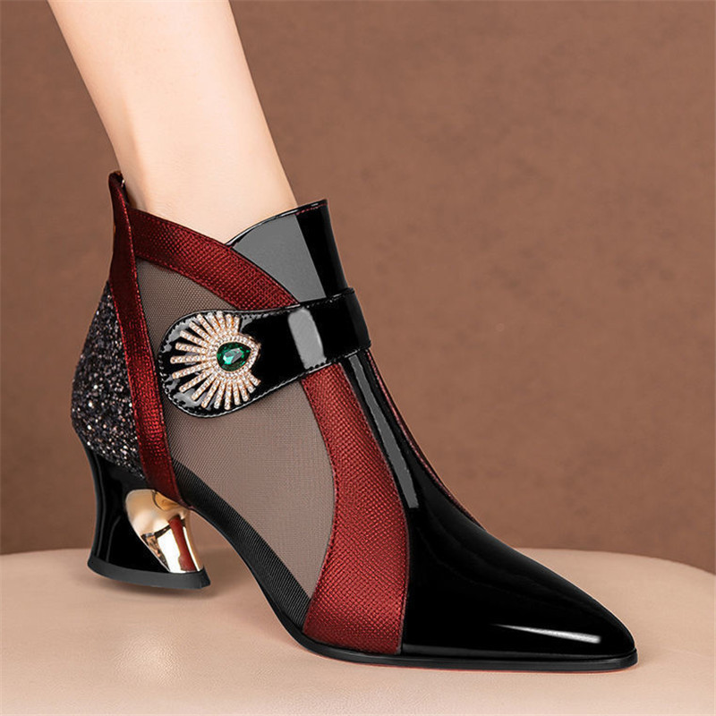 Boots Zomer Mesh Ademende Sandalen Met Strass Decoratie Vormige Hakken Retro Britse Stijl Sandalen Lederen Laarzen Vrouwen 221114, Blue
Boots Zomer Mesh Ademende Sandalen Met Strass Decoratie Vormige Hakken Retro Britse Stijl Sandalen Lederen Laarzen Vrouwen 221114, Blue