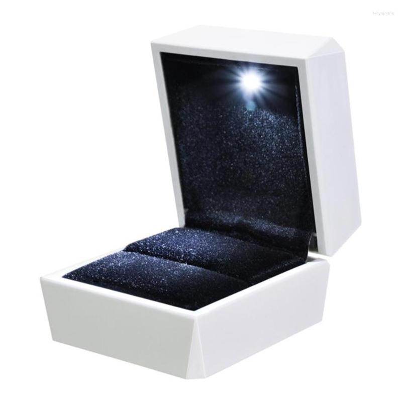 Jewelry Pouches Wedding Ceremony Storage Case Proposal Engagement Display Special Occasions Birthday With LED Light Diamond Ring Box
Jewelry Pouches Wedding Ceremony Storage Case Proposal Engagement Display Special Occasions Birthday With LED Light Diamond Ring Box