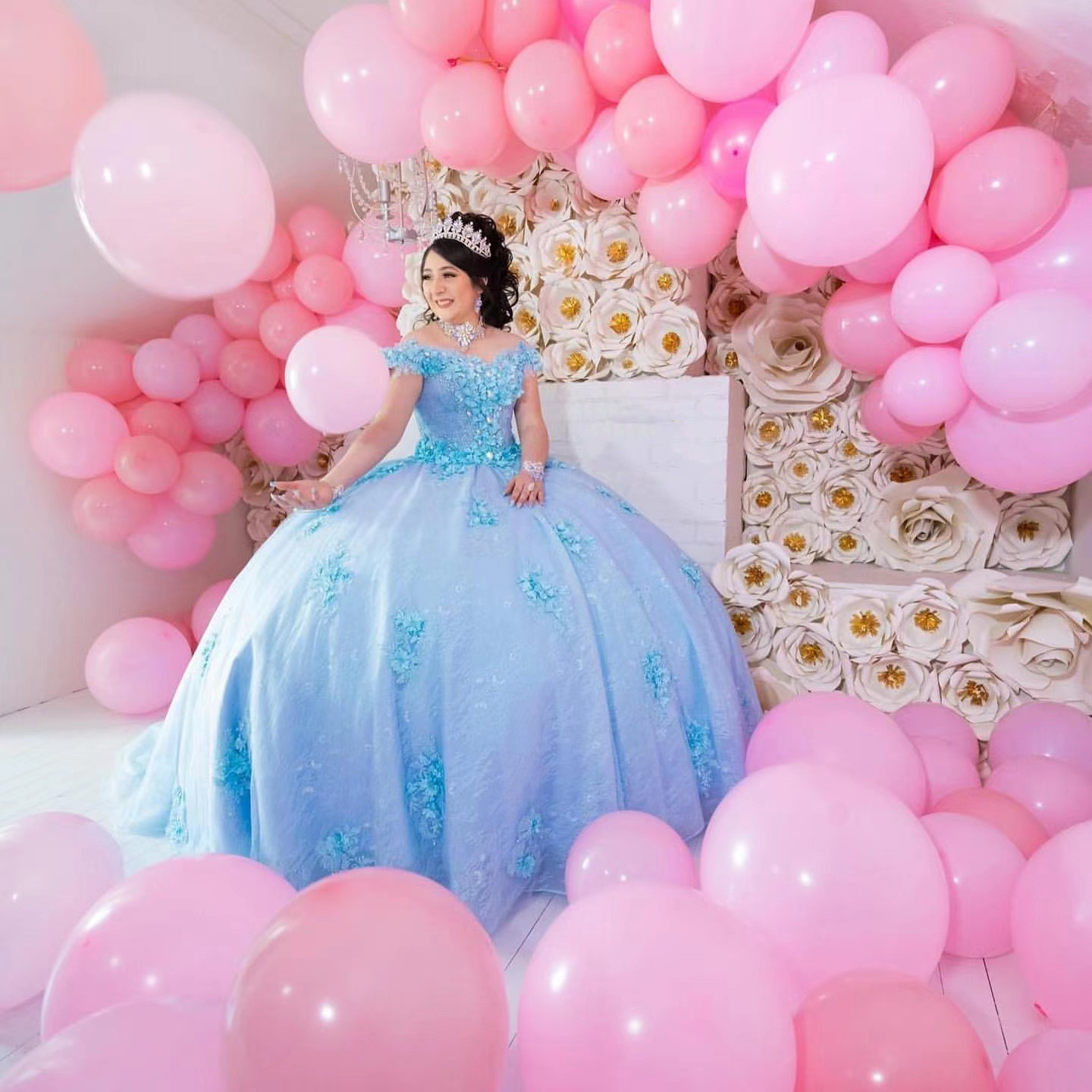 Light Blue Ball Gowns Quinceanera Dress Appliques Beads Sequined 15th Birthday Party Dress Sweet 15 16 Princess Pageant Gown, Green
Light Blue Ball Gowns Quinceanera Dress Appliques Beads Sequined 15th Birthday Party Dress Sweet 15 16 Princess Pageant Gown, Green