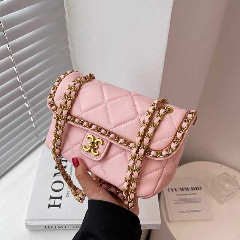 Factory Clearance Direct Sales Lingge Chain Bag 2023 New Fashion Women's Trend Versatile Armpit Single Shoulder Messenger Small Square, Green
Factory Clearance Direct Sales Lingge Chain Bag 2023 New Fashion Women's Trend Versatile Armpit Single Shoulder Messenger Small Square, Green