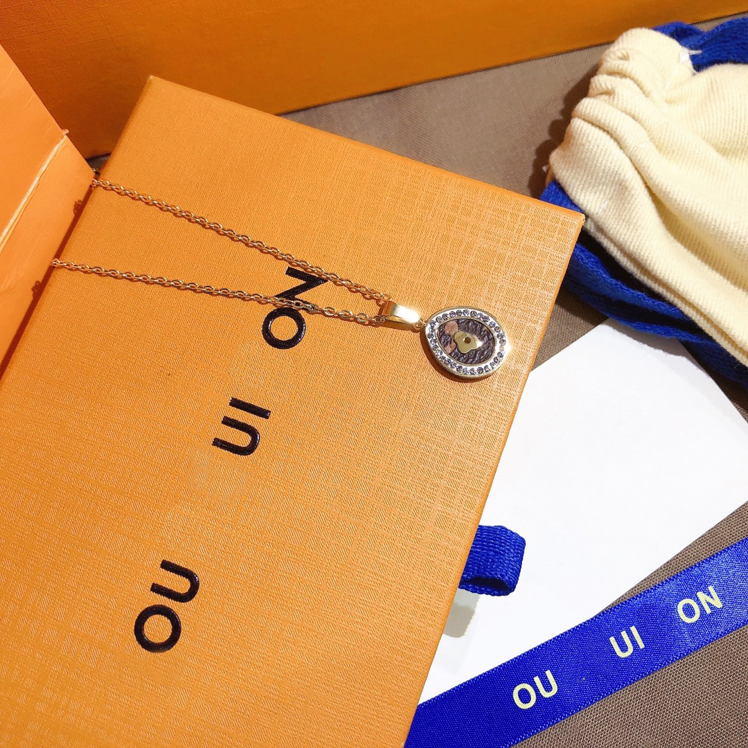 Jewelry Necklaces For Women Exquisite Oval Pendant Necklace Designer Popular Brand Long Chain Luxury Jewelry Accessories 18k Gold Plated Selected Girl Gift
Jewelry Necklaces For Women Exquisite Oval Pendant Necklace Designer Popular Brand Long Chain Luxury Jewelry Accessories 18k Gold Plated Selected Girl Gift