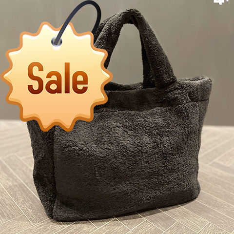 Women's Luxury Designer Handbags Autumn and Winter New Fashion Soft Hair Shopping Bag Multi-functional Large Capacity Single Shoulder Handbag Factory Direct Sales, Pink
Women's Luxury Designer Handbags Autumn and Winter New Fashion Soft Hair Shopping Bag Multi-functional Large Capacity Single Shoulder Handbag Factory Direct Sales, Pink