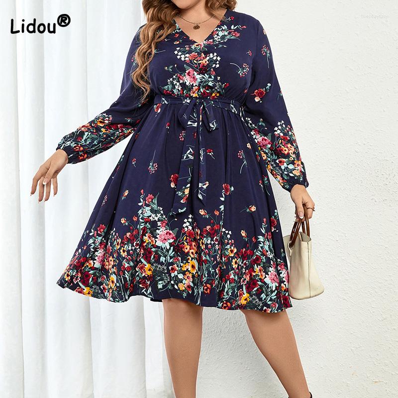 Plus Size Dresses Elegant V-Neck Broken Flowers Printing Bandage Dark Blue Color Autumn Pullover Ruffled Knee Length Dress For Women
Plus Size Dresses Elegant V-Neck Broken Flowers Printing Bandage Dark Blue Color Autumn Pullover Ruffled Knee Length Dress For Women