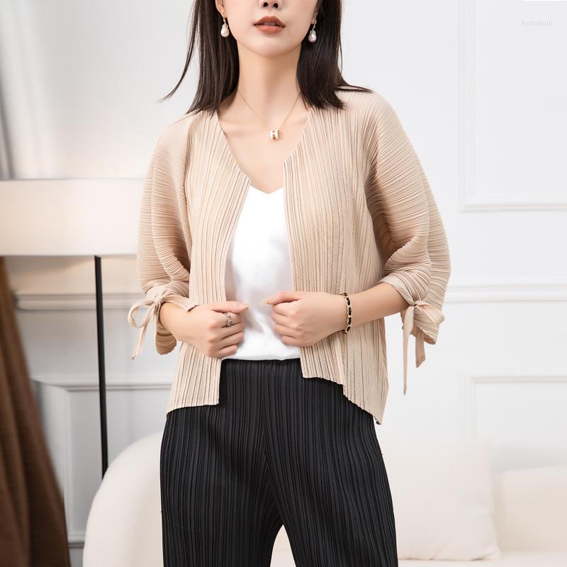 Women's Jackets Miyake Pleated Women's Spring And Autumn Coat Fashion Casual Cardigan Short Three-quarter Sleeve Outer Top, Picture color
Women's Jackets Miyake Pleated Women's Spring And Autumn Coat Fashion Casual Cardigan Short Three-quarter Sleeve Outer Top, Picture color