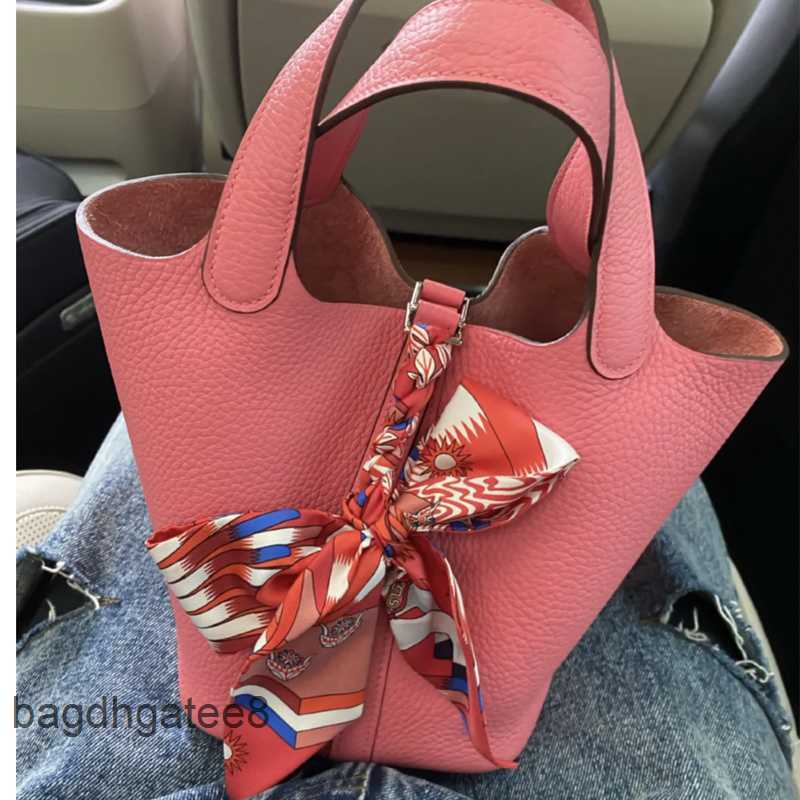 Designer Portable Bag Women s h Graffiti Bags Basket Birkins Locks Leather 2023 Bucket Vegetable Picotin Large Capacity Ug28cvn O48l, Red
Designer Portable Bag Women s h Graffiti Bags Basket Birkins Locks Leather 2023 Bucket Vegetable Picotin Large Capacity Ug28cvn O48l, Red