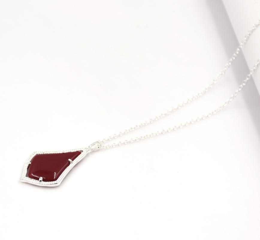 Choker High Quality Maroon Double Sides Smooth Resin Beads Water Drop Necklace Pendant
Choker High Quality Maroon Double Sides Smooth Resin Beads Water Drop Necklace Pendant