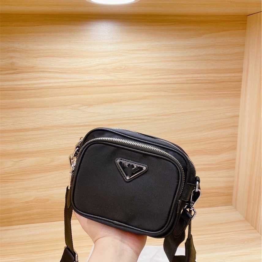 Clearance Summer small soft handle black inner patch bag solid color horizontal square zipper, Seventeen fifteen
Clearance Summer small soft handle black inner patch bag solid color horizontal square zipper, Seventeen fifteen