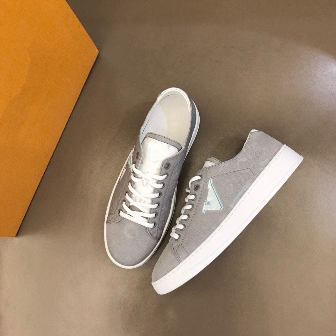 2022SS High quality luxury designer Men's casual shoes ultra-light foamed outsole wear-resistant and comfortable are size38-45 adaasw
2022SS High quality luxury designer Men's casual shoes ultra-light foamed outsole wear-resistant and comfortable are size38-45 adaasw