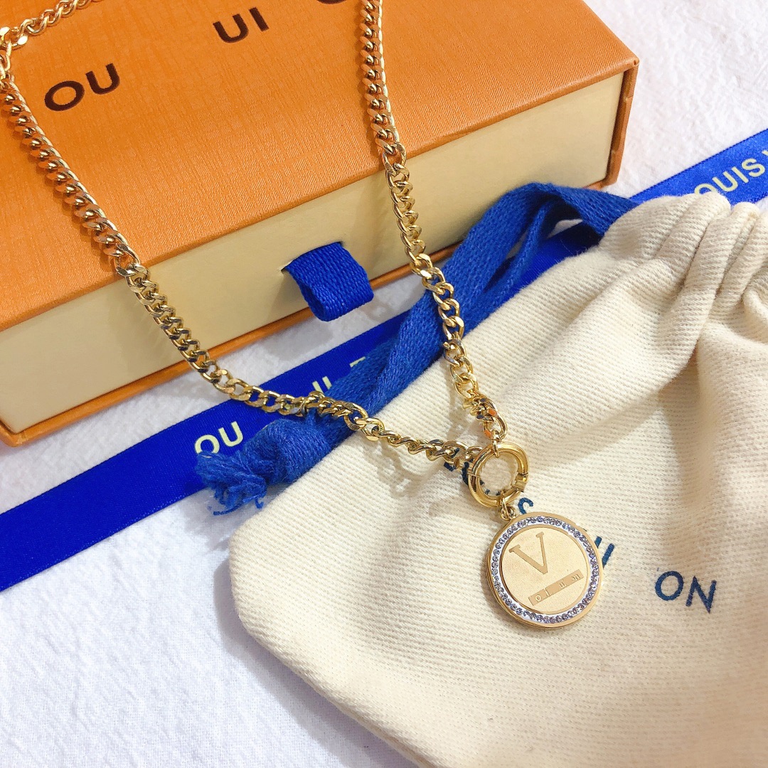 Luxury Brand Pendant Necklaces Hot Fashion Gold Plated Necklace Designer Jewelry Long Chain Design Gift for Women Selected Quality Christmas Valentine's Day
Luxury Brand Pendant Necklaces Hot Fashion Gold Plated Necklace Designer Jewelry Long Chain Design Gift for Women Selected Quality Christmas Valentine's Day