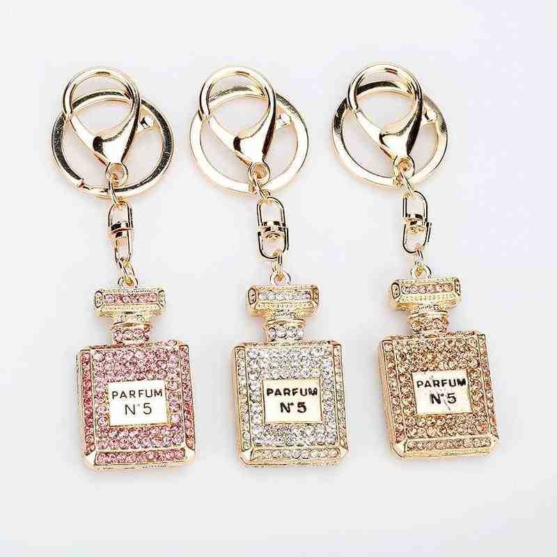 Keychains Creative Fashion Rhinestone Keychain Perfume Bottle Key Chains Female Bag Car Key Pendant Line Up Birthday Gift T220909
Keychains Creative Fashion Rhinestone Keychain Perfume Bottle Key Chains Female Bag Car Key Pendant Line Up Birthday Gift T220909