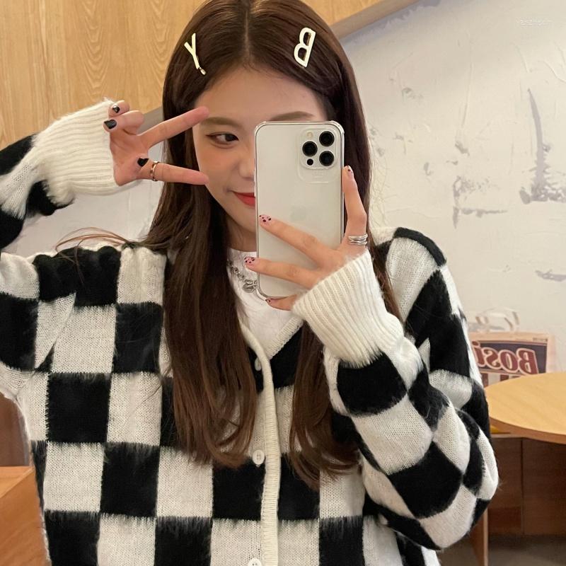 Women's Jackets 2022 Spring And Autumn Lazy Knit Top Black White Plaid Sweater Women Loose V-neck Cardigan Jacket, Multi
Women's Jackets 2022 Spring And Autumn Lazy Knit Top Black White Plaid Sweater Women Loose V-neck Cardigan Jacket, Multi