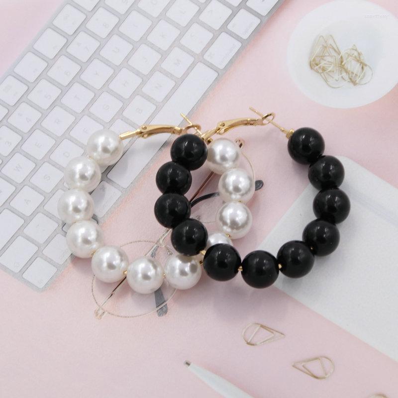 Hoop Earrings Oorbellen Imitation Pearl Round C-type Woman Big Fashion Jewelry Manufacturers Wholesale
Hoop Earrings Oorbellen Imitation Pearl Round C-type Woman Big Fashion Jewelry Manufacturers Wholesale