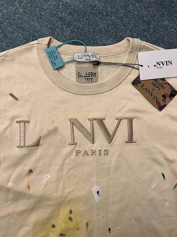Men' T-shirts T-shirts t Shirts Trendy Lanvins x Galleryes Dept Loose and Women' Beige Speckled Embroidery Short Sleeves Fashion T-shirt01, Creamy-white
Men' T-shirts T-shirts t Shirts Trendy Lanvins x Galleryes Dept Loose and Women' Beige Speckled Embroidery Short Sleeves Fashion T-shirt01, Creamy-white