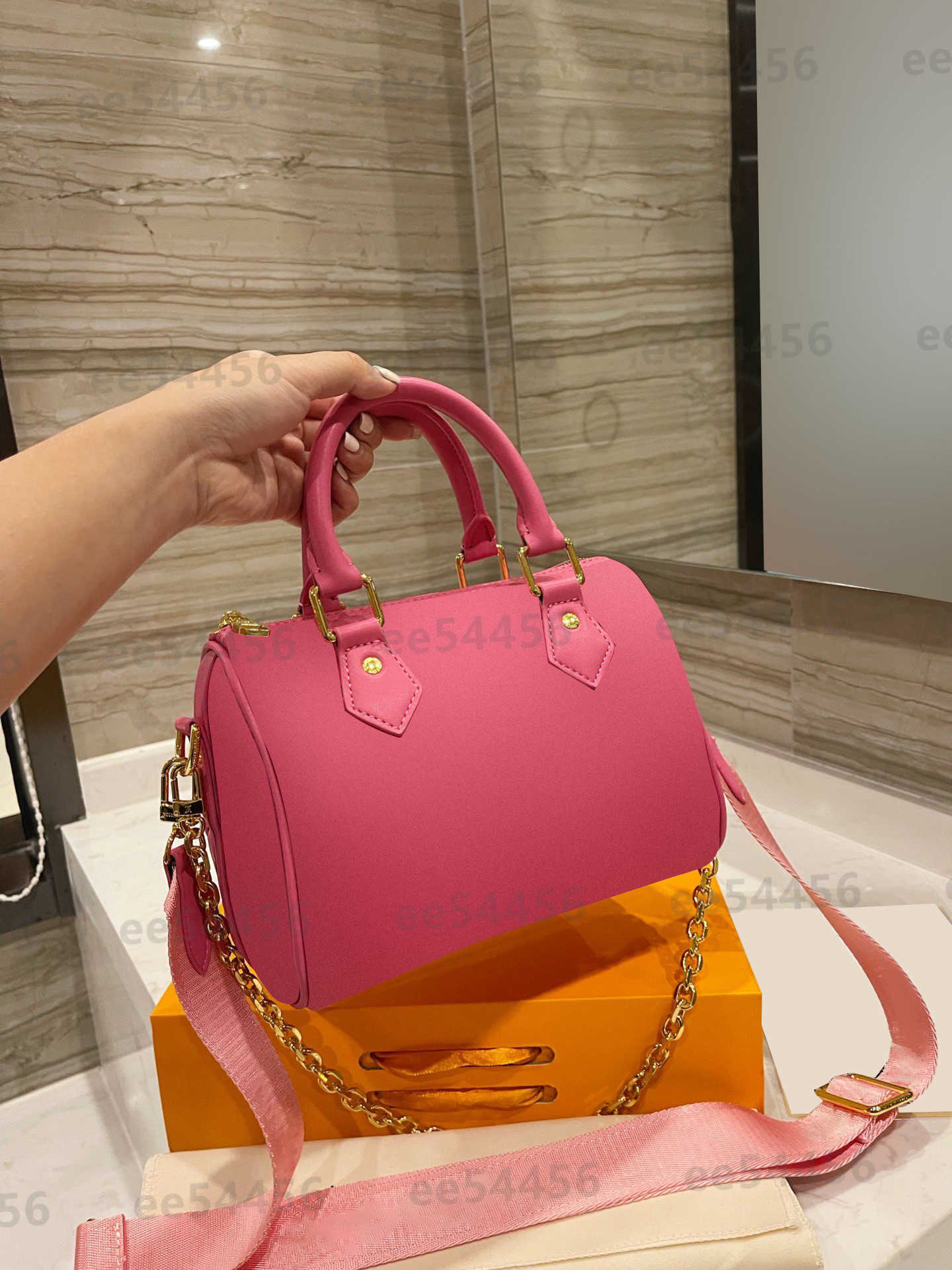 quality Lvity Hot SPEEDY BANDOULIERE Women's men Crossbody Bag Cylinder Shoulder tote Genuine Handbags fashion famous free 22 leather travel Purse, Pink
quality Lvity Hot SPEEDY BANDOULIERE Women's men Crossbody Bag Cylinder Shoulder tote Genuine Handbags fashion famous free 22 leather travel Purse, Pink