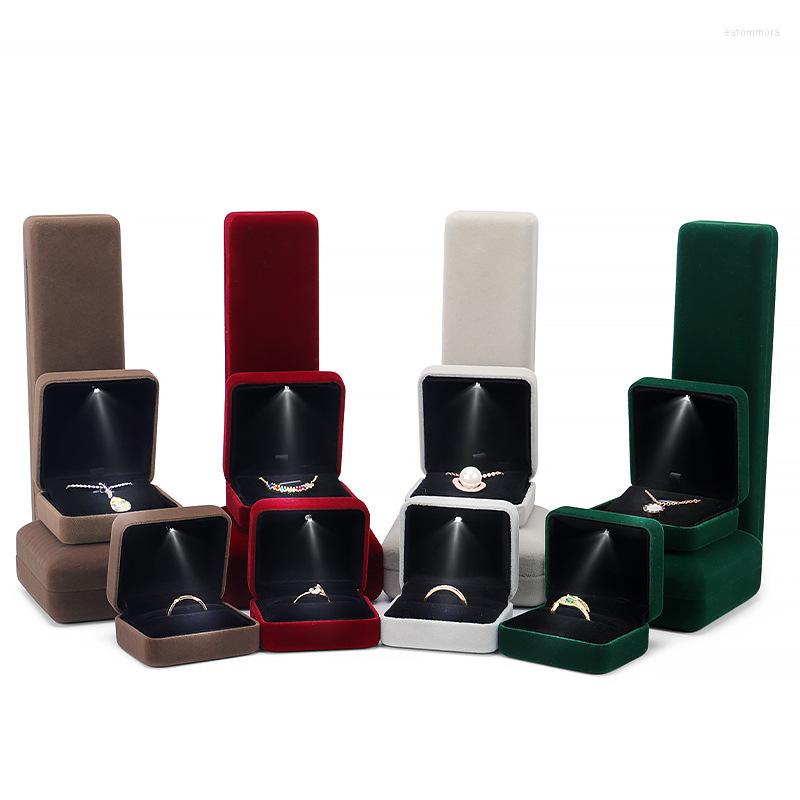 Jewelry Pouches Box With LED Light For Engagement Wedding Rings Festival Birthday Jewerly Ring Display Flannel Gift Boxes
Jewelry Pouches Box With LED Light For Engagement Wedding Rings Festival Birthday Jewerly Ring Display Flannel Gift Boxes
