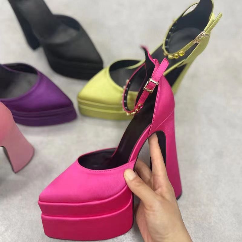 2022 women Ladies super 15cm high heel shoes 4.5cm platform pimps silk satin diamond polyurethane bottom party wedding buckle Dress marry jane black size 34-42
2022 women Ladies super 15cm high heel shoes 4.5cm platform pimps silk satin diamond polyurethane bottom party wedding buckle Dress marry jane black size 34-42