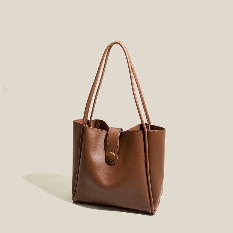Duffel Bags Maxdutti Large Capacity Single Shoulder Casual Armpit Women England Style Fashion Simple Leather Tote 221114, Beige
Duffel Bags Maxdutti Large Capacity Single Shoulder Casual Armpit Women England Style Fashion Simple Leather Tote 221114, Beige