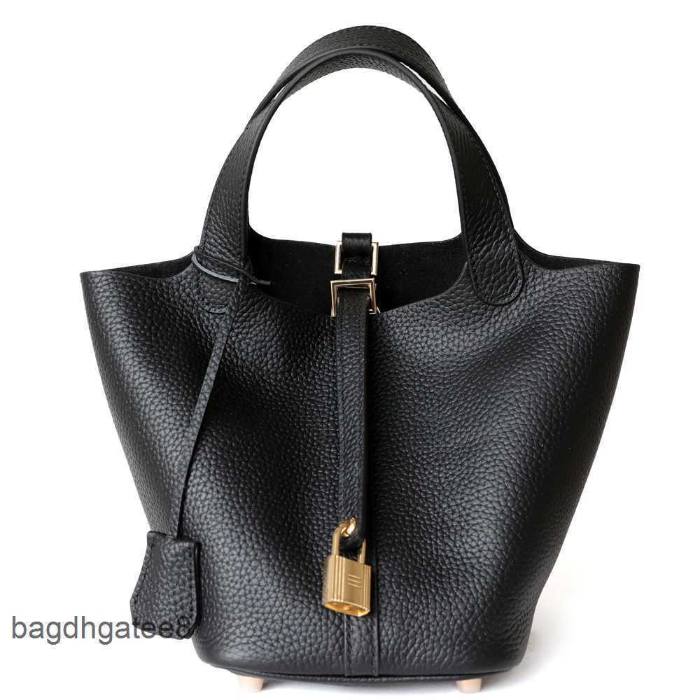 Locks 2023 Bag h Designer Bags Basket Tote Layer Kraft Vegetable Women s Leather 18cm Picotin Bucket Hand Litchi Pattern Rfbscvn Hnjr, Deep x elephant grey
Locks 2023 Bag h Designer Bags Basket Tote Layer Kraft Vegetable Women s Leather 18cm Picotin Bucket Hand Litchi Pattern Rfbscvn Hnjr, Deep x elephant grey