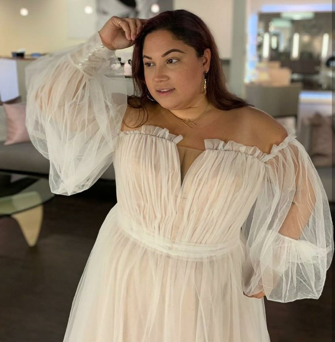 Wedding Dress Plus Size Long Sleeve Puff Light Champage Floor Length Court Train Bridal Gowns Big Size Bost Neck Women Brides
