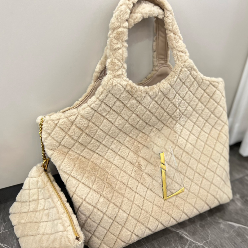 handbag Icare Totes high Shopping bags MAXI Designer Luxury Rabbit hair Tote bag Woman GA handbag Crossbody Thread fashionable Plain 2023, Black
handbag Icare Totes high Shopping bags MAXI Designer Luxury Rabbit hair Tote bag Woman GA handbag Crossbody Thread fashionable Plain 2023, Black