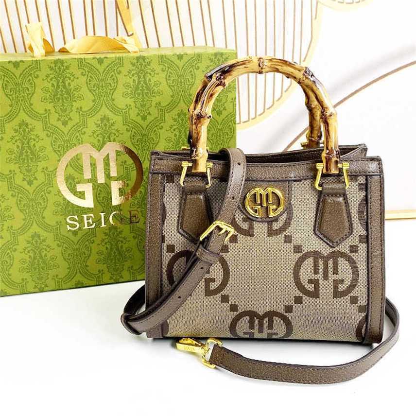 Evening Bags G807/New One Shoulder Oblique Straddle Bag/Versatile Portable Women's Bag, G807 - coffee 
Evening Bags G807/New One Shoulder Oblique Straddle Bag/Versatile Portable Women's Bag, G807 - coffee